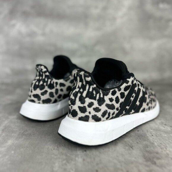 Adidas Leopard Sneaker Size 8 - Picture 6 of 12
